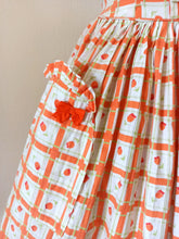 Load image into Gallery viewer, 1950s 1960s - Adorable Pockets Cotton Dress - W27 (70cm)
