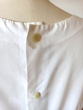 Cargar imagen en el visor de la galería, 1960s - CHERIE MODELL, Switzerland - Embroidery Blouse - Sz 48
