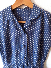 Laden Sie das Bild in den Galerie-Viewer, 1940s - Adorable Dotted Dress  - W24.5 (62cm)
