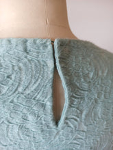 Cargar imagen en el visor de la galería, 1960s - Gorgeous Turquoise Wool Top - W33 (84cm)
