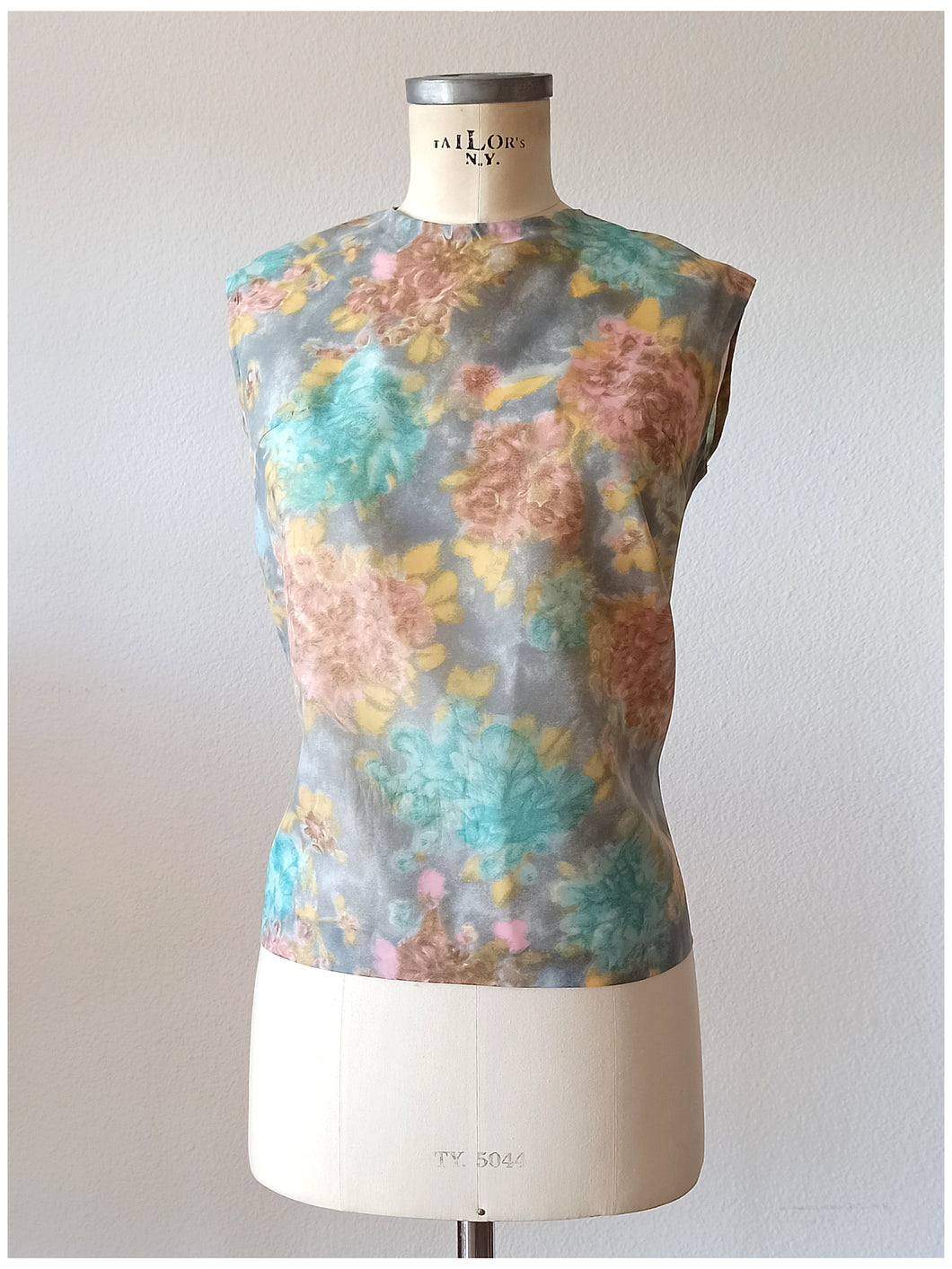 1960s - Sweet Colors Satin Floral Top