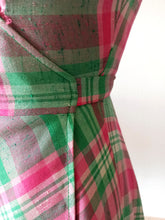 Cargar imagen en el visor de la galería, 1960s 1970s - BETTY BARCLAY - Adorable Plaid Dress - W27 (68cm)
