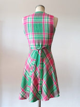 Cargar imagen en el visor de la galería, 1960s 1970s - BETTY BARCLAY - Adorable Plaid Dress - W27 (68cm)
