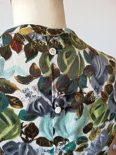 Load image into Gallery viewer, 1950s 1960s - Stunning Floral Satin Blouse
