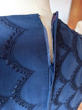 Cargar imagen en el visor de la galería, 1960s - Gorgeous Blue Cotton Dress
