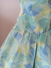 Cargar imagen en el visor de la galería, 1960s - Superb Silk Dress - W32 (82cm)
