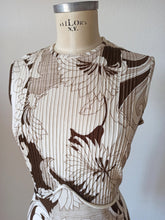 Cargar imagen en el visor de la galería, 1960s - Brown Print Dress - W32 (82cm)
