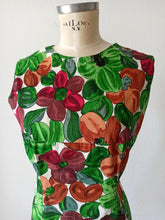 Cargar imagen en el visor de la galería, 1950s 1960s - Stunning Floral Cotton Silk Dress - 32&quot; (82cm)
