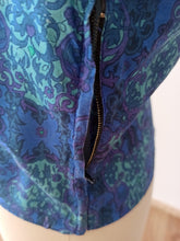 Cargar imagen en el visor de la galería, 1960s - Purple Blue Silk Blouse
