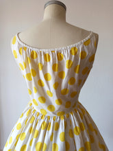 Cargar imagen en el visor de la galería, 1950s - Fabulous Yellow Polkadots Cotton Dress - W28.5 (72cm)
