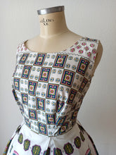 Cargar imagen en el visor de la galería, 1950s 1960s - Gorgeous Geometric Print Cotton Dress - W27.5 (70cm)

