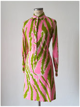 Cargar imagen en el visor de la galería, 1960s - Acid Colors Print Dress
