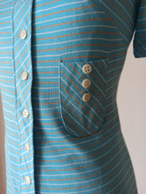 Cargar imagen en el visor de la galería, 1960s - Striped Cotton Blend Mini-Dress - W30 (76cm)
