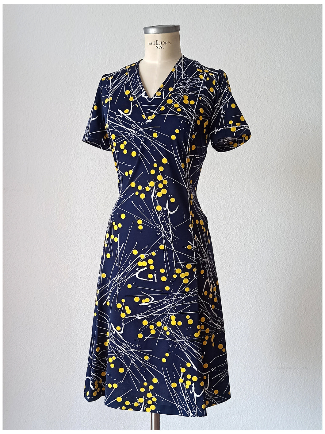 1960s - Abstract Dress - W31.5 (80cm)