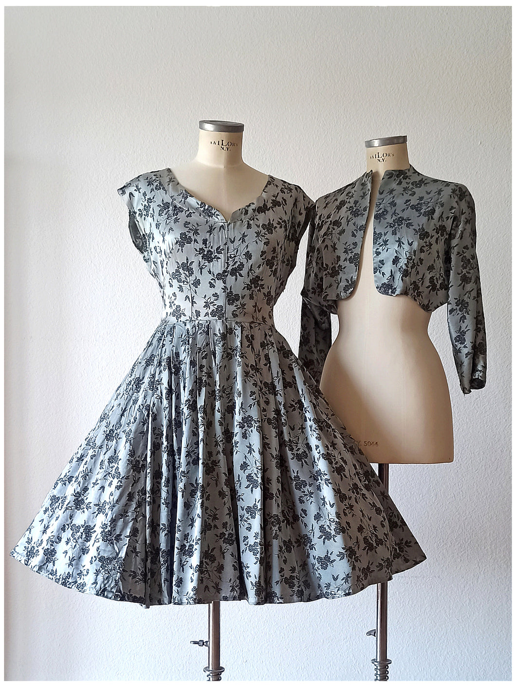 1950s - Stunning Silver Satin Rayon Bolero Dress - W32 (82cm)