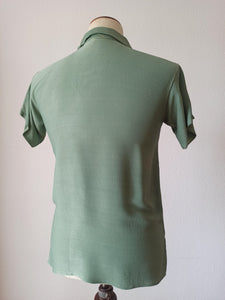 1940s 1950s - Men's Rayon Crepe Shirt