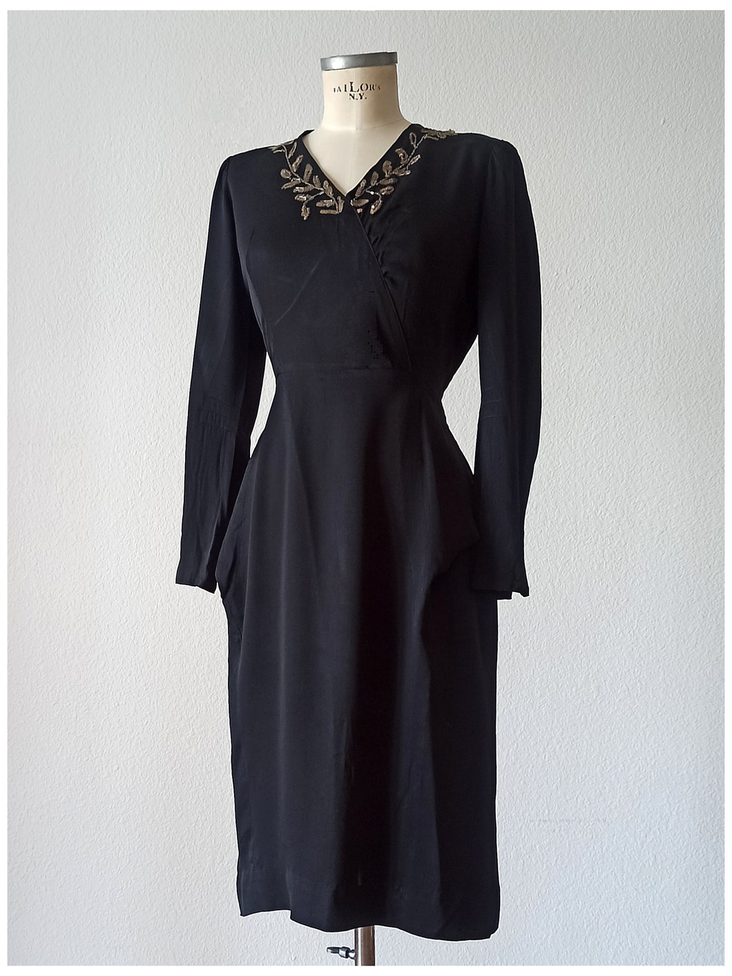 1940s - Stunning Black Silk Crepe Dress - W29 (74cm)