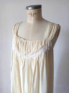 ANTIQUE - Pure Silk Night Gown - One Size