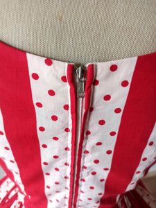 1950s 1960s - Gorgeous Red Stripes Dotted Cotton Dress - W27 (68cm)