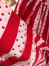 Cargar imagen en el visor de la galería, 1950s 1960s - Gorgeous Red Stripes Dotted Cotton Dress - W27 (68cm)
