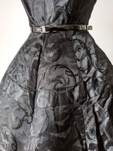 Charger l&#39;image dans la galerie, 1950s - Outstanding Beauty Black Silk Satin Dress - W25 (64cm)
