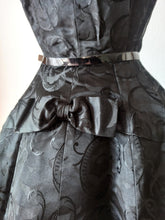 Charger l&#39;image dans la galerie, 1950s - Outstanding Beauty Black Silk Satin Dress - W25 (64cm)
