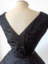 Charger l&#39;image dans la galerie, 1950s - Outstanding Beauty Black Silk Satin Dress - W25 (64cm)
