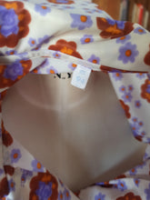 Cargar imagen en el visor de la galería, 1960s - Floral Nylon Blouse
