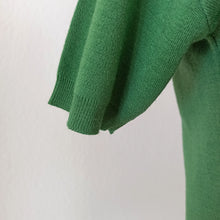 Load image into Gallery viewer, 1950s 1960s - VICENTE, Spain - Deadstock Green Twin Set - Sz 5
