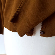 Cargar imagen en el visor de la galería, 1950s 1960s - VICENTE, Spain - Deadstock Brown Twin Set - Sz 4

