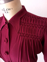 Load image into Gallery viewer, 1940s - Stunning Honeycomb Puff Sleeves Blouse - W36 (92cm)

