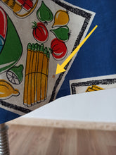 Charger l&#39;image dans la galerie, 1950s - Stunning Novelty Asparagus Print Cotton Skirt - W28.5 (72cm)
