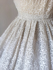 1950s - Exquisite Embroidery Chiffon Dress - W30 (76cm)
