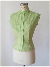 Cargar imagen en el visor de la galería, 1950s - Gorgeous Green Nylon Blouse - W33 (84cm)
