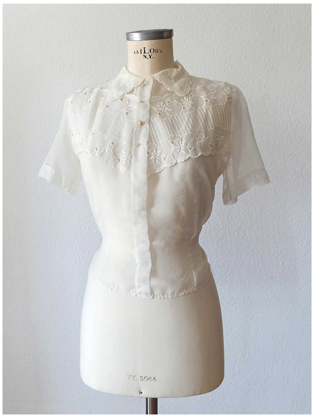 1940s 1950s - Exquisite French Embroidery Nylon Blouse - W35 (88cm)