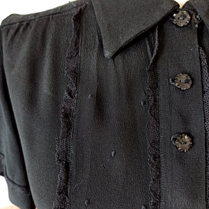 1940s - Beautiful Black Embroidery Crepe Blouse - W37 (94cm)