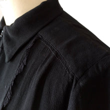 Laden Sie das Bild in den Galerie-Viewer, 1940s - Beautiful Black Embroidery Crepe Blouse - W37 (94cm)
