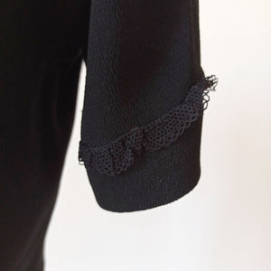 1940s - Beautiful Black Embroidery Crepe Blouse - W37 (94cm)