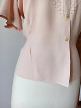 Carica l&#39;immagine nel visualizzatore di Gallery, 1940s 1950s - Delightful Antique Pink Rayon Blouse - W43 (108cm)

