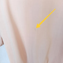 Carica l&#39;immagine nel visualizzatore di Gallery, 1940s 1950s - Delightful Antique Pink Rayon Blouse - W43 (108cm)
