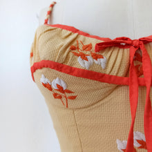 Cargar imagen en el visor de la galería, 1950s - FRANCE - Spectacular Embroidery Dress - W26 (66cm)
