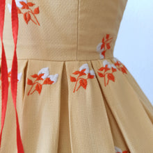 Cargar imagen en el visor de la galería, 1950s - FRANCE - Spectacular Embroidery Dress - W26 (66cm)
