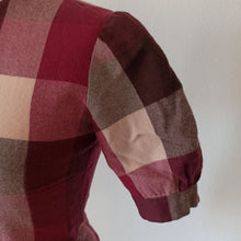 Cargar imagen en el visor de la galería, 1960s - Puffed Sleeves Plaid Wool Top - W30 (76cm)

