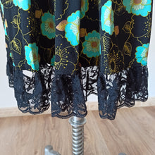 Cargar imagen en el visor de la galería, 1960s - Floral Dress
