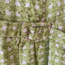 Cargar imagen en el visor de la galería, 1960s - PARIS - Green Silk Dress - W30 (76cm)
