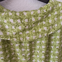 Cargar imagen en el visor de la galería, 1960s - PARIS - Green Silk Dress - W30 (76cm)
