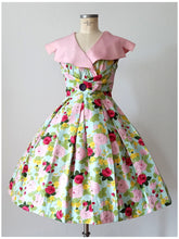 Cargar imagen en el visor de la galería, 1950s 1960s - Spectacular Roseprint Dress - W28.5 (72cm)
