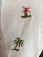 Cargar imagen en el visor de la galería, 1950s - Exquisite Fuerteventura Island Embroidery Blouse - W35 (90cm)
