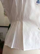 Cargar imagen en el visor de la galería, 1950s - Exquisite Fuerteventura Island Embroidery Blouse - W35 (90cm)
