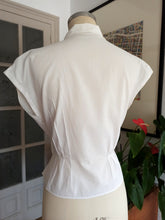 Cargar imagen en el visor de la galería, 1950s - Exquisite Fuerteventura Island Embroidery Blouse - W35 (90cm)
